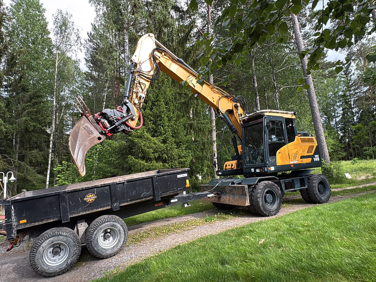 Hyundai HW140 - Bagger: das Bild 1 Hyundai HW140 - Bagger: das Bild 1