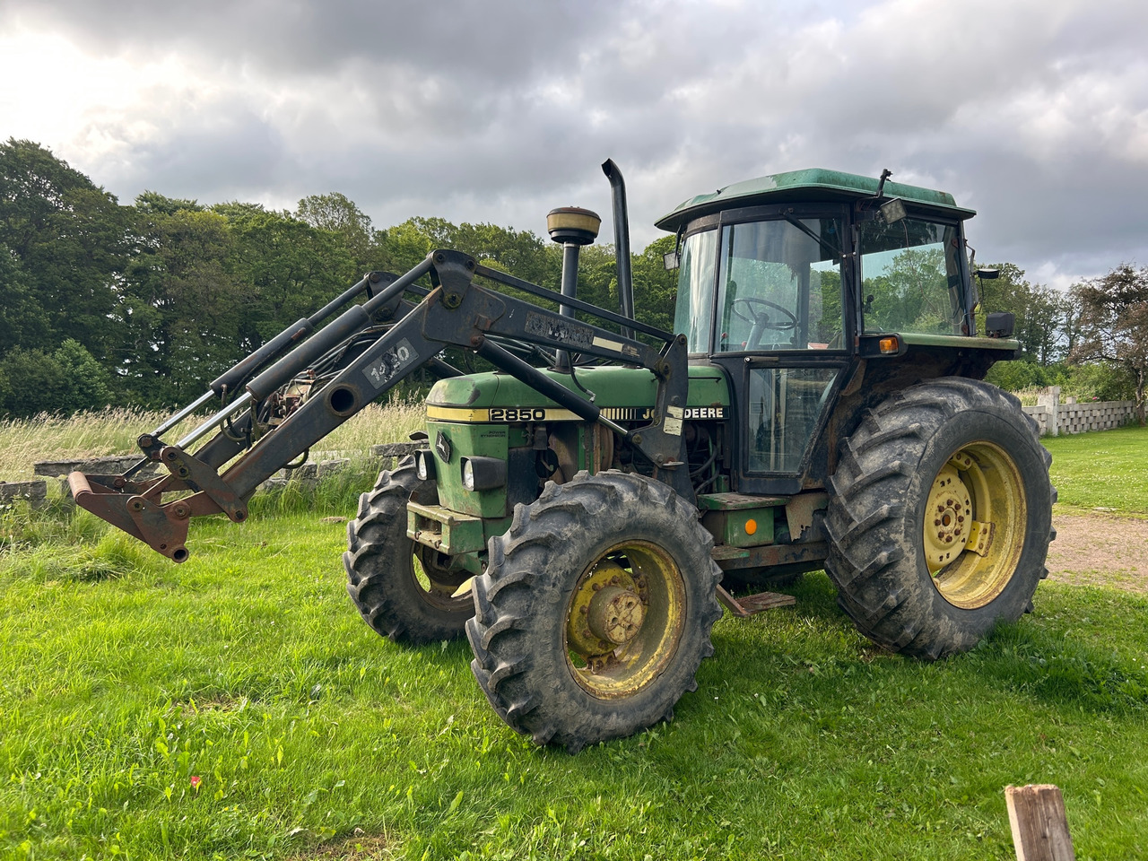 John Deere 2850 - Traktor: das Bild 1 John Deere 2850 - Traktor: das Bild 1