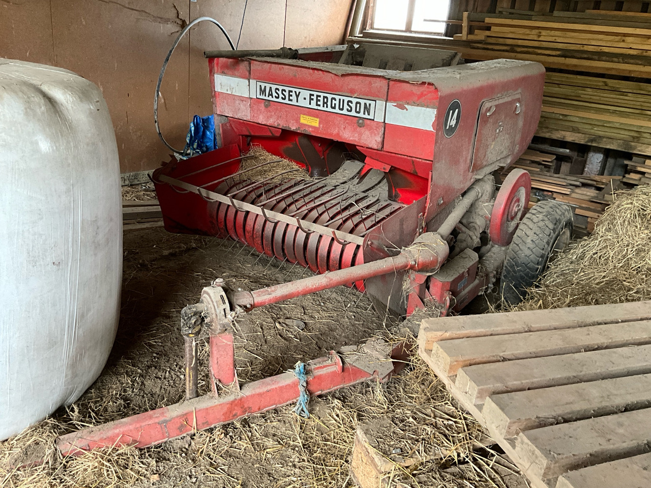 Massey Ferguson MF 14 - Rundballenpresse: das Bild 1 Massey Ferguson MF 14 - Rundballenpresse: das Bild 1