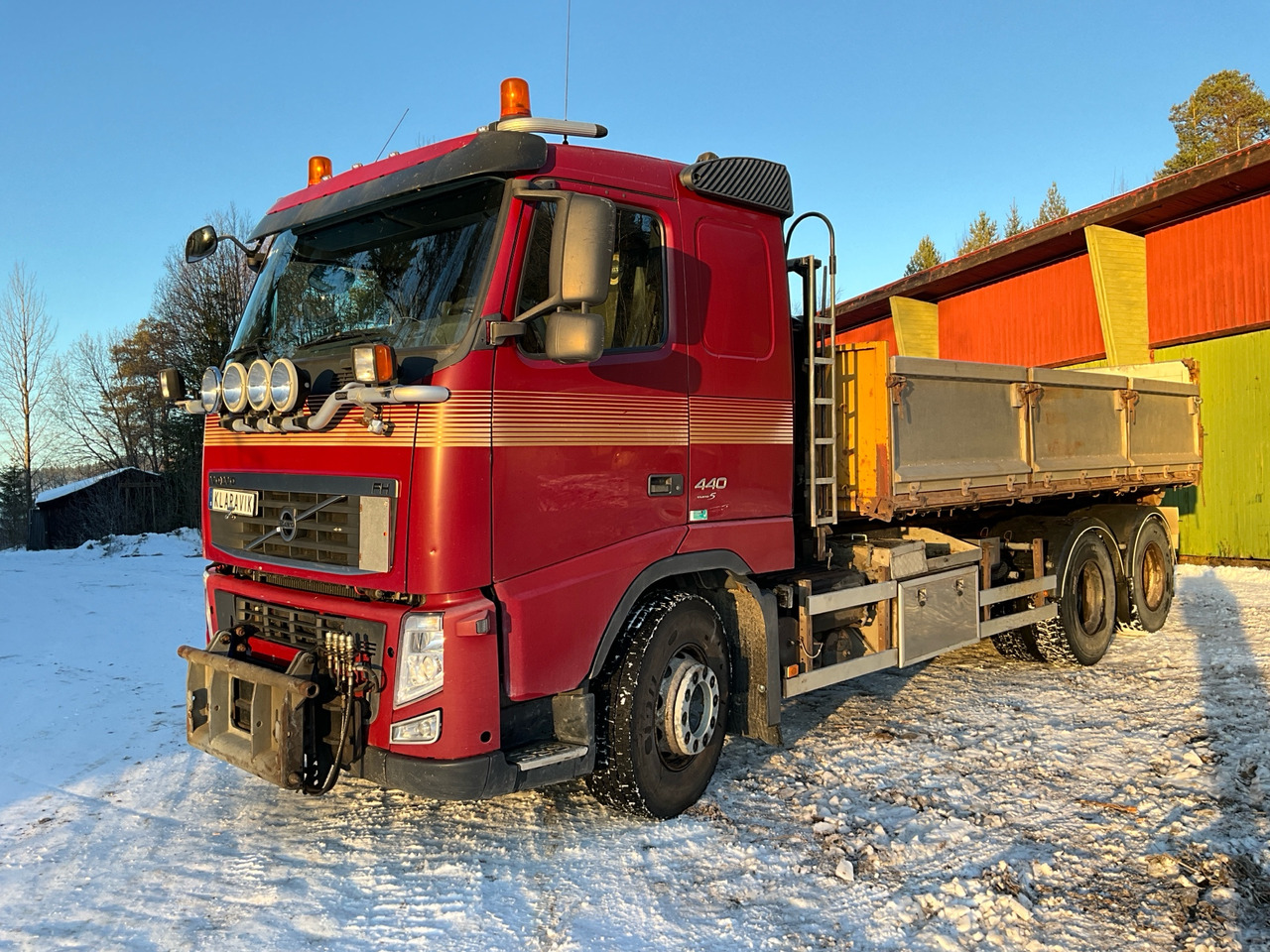 Volvo FH 440 - Abrollkipper: das Bild 1 Volvo FH 440 - Abrollkipper: das Bild 1
