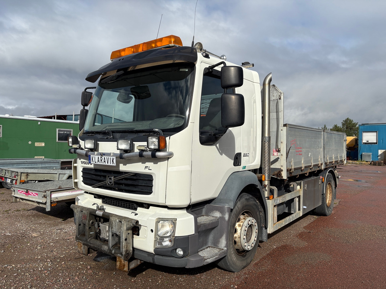 Volvo FL260 - Pritsche LKW: das Bild 1 Volvo FL260 - Pritsche LKW: das Bild 1