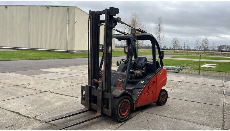 Linde H35T 01 Linde H35T 01 - Treibgasstapler: das Bild 2 Linde H35T 01 Linde H35T 01 - Treibgasstapler: das Bild 2