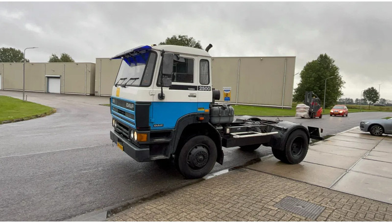 DAF 2500 Daf 2500 TI chassis - Sattelzugmaschine: das Bild 2 DAF 2500 Daf 2500 TI chassis - Sattelzugmaschine: das Bild 2