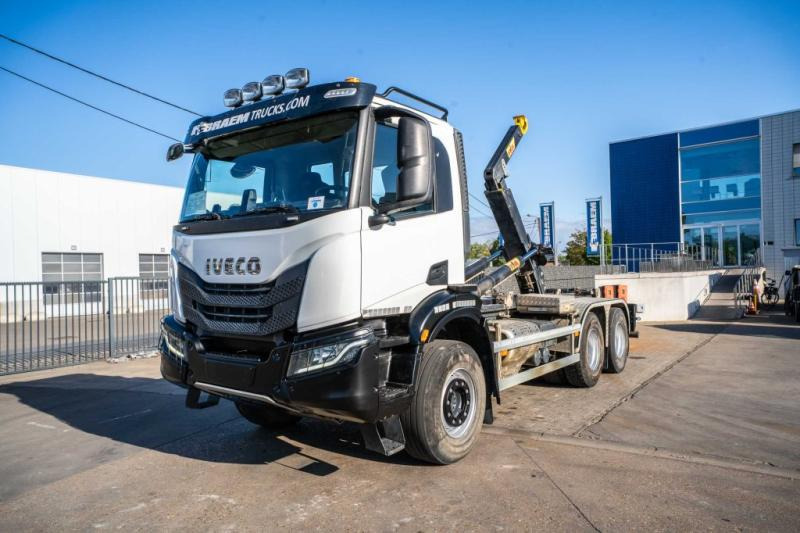 Iveco X-WAY 460 - HYVA - 91000 KM - Abrollkipper: das Bild 1 Iveco X-WAY 460 - HYVA - 91000 KM - Abrollkipper: das Bild 1