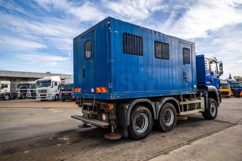 MAN TGA 33.363 FDAK- 6x6 + LABO - Koffer LKW: das Bild 4 MAN TGA 33.363 FDAK- 6x6 + LABO - Koffer LKW: das Bild 4