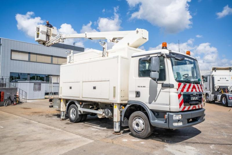 MAN TGL 12.180 BB - COMET 151 TAL - LKW mit Arbeitsbühne: das Bild 1 MAN TGL 12.180 BB - COMET 151 TAL - LKW mit Arbeitsbühne: das Bild 1