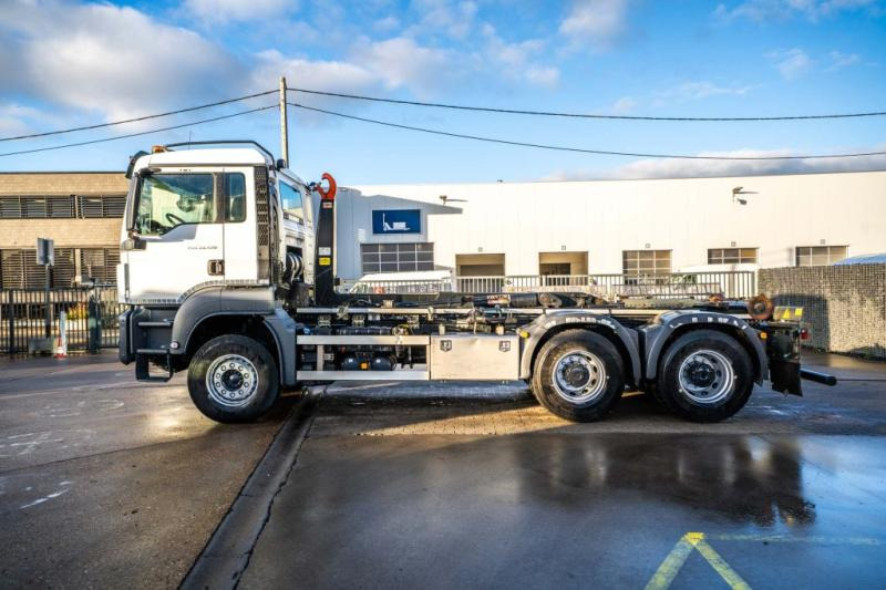 Abrollkipper MAN TGS 33.470 BL - 64 456 KM: das Bild 7