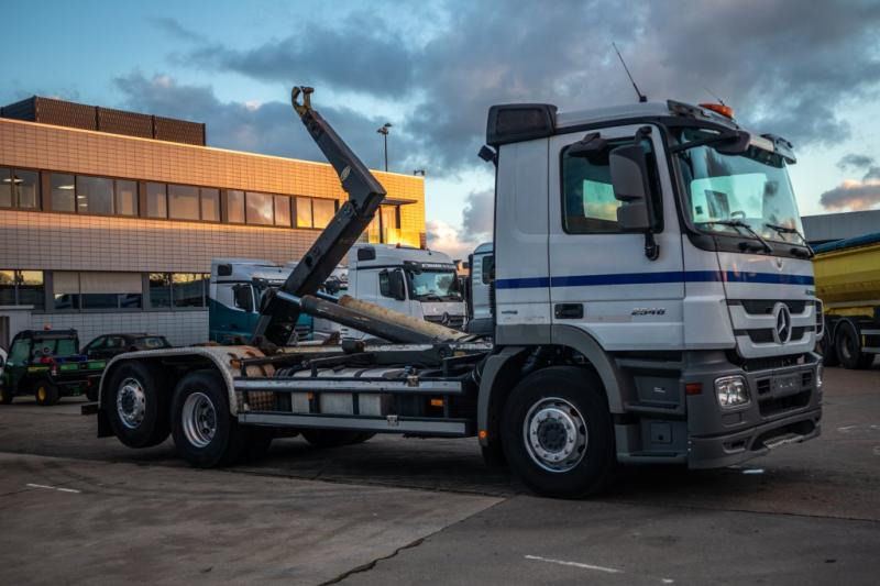 Mercedes ACTROS 2646 L-MP3 - Abrollkipper: das Bild 2 Mercedes ACTROS 2646 L-MP3 - Abrollkipper: das Bild 2
