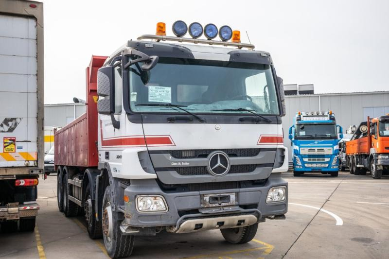 Mercedes ACTROS 3241 K -MP3-E5-Fire damage/dégâts du feu - Kipper: das Bild 2 Mercedes ACTROS 3241 K -MP3-E5-Fire damage/dégâts du feu - Kipper: das Bild 2
