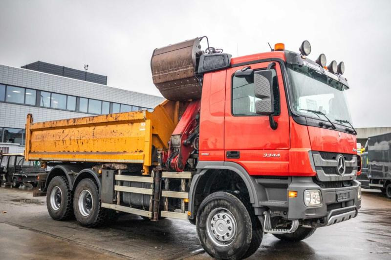 Mercedes ACTROS 3344 AK - HMF1643 Z2 - Kipper, Autokran: das Bild 3 Mercedes ACTROS 3344 AK - HMF1643 Z2 - Kipper, Autokran: das Bild 3