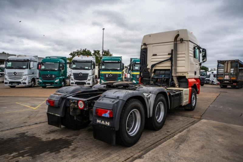 MAN TGX 33.560 XLX BLS+BIG AXLES+INTARDER - Sattelzugmaschine: das Bild 4 MAN TGX 33.560 XLX BLS+BIG AXLES+INTARDER - Sattelzugmaschine: das Bild 4