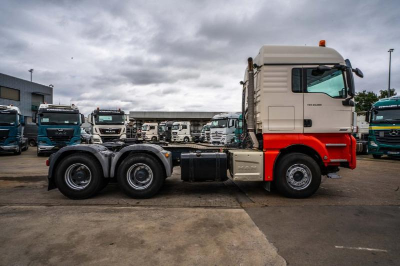 MAN TGX 33.560 XLX BLS+BIG AXLES+INTARDER - Sattelzugmaschine: das Bild 3 MAN TGX 33.560 XLX BLS+BIG AXLES+INTARDER - Sattelzugmaschine: das Bild 3
