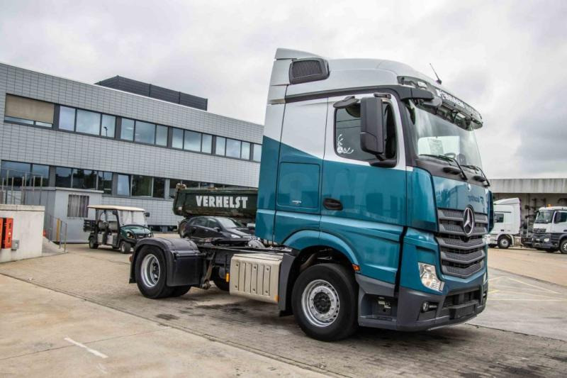 Mercedes ACTROS 1845 LS+E6 - Sattelzugmaschine: das Bild 2 Mercedes ACTROS 1845 LS+E6 - Sattelzugmaschine: das Bild 2