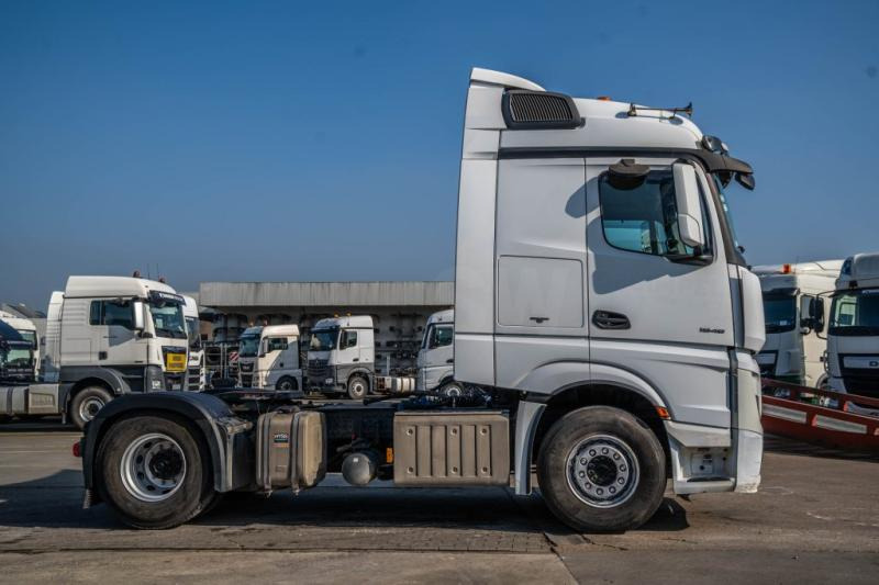 Mercedes ACTROS 1846 LS + kiphydr. - Sattelzugmaschine: das Bild 3 Mercedes ACTROS 1846 LS + kiphydr. - Sattelzugmaschine: das Bild 3