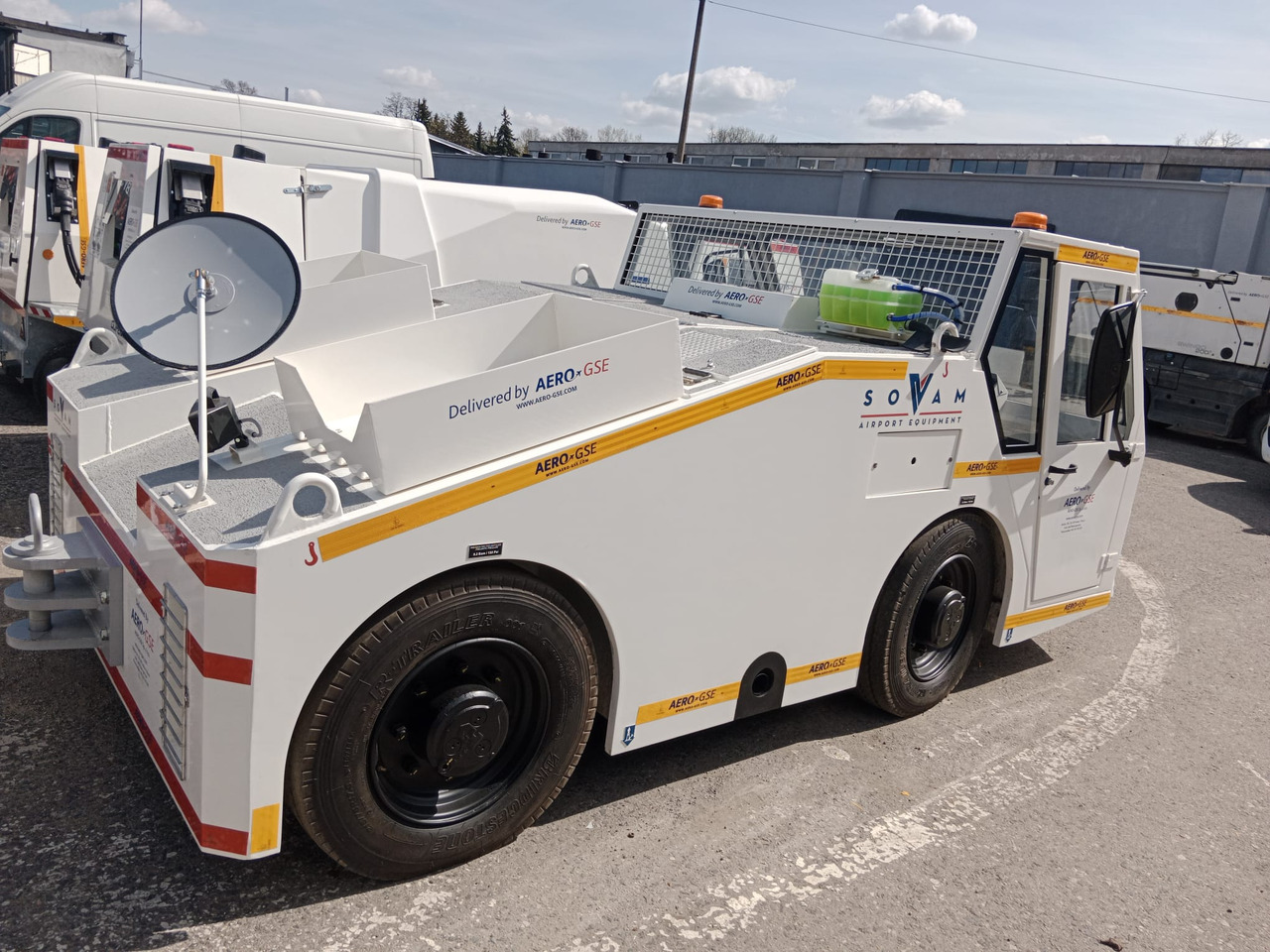 SOVAM K100 - Flugzeugschlepper: das Bild 2 SOVAM K100 - Flugzeugschlepper: das Bild 2
