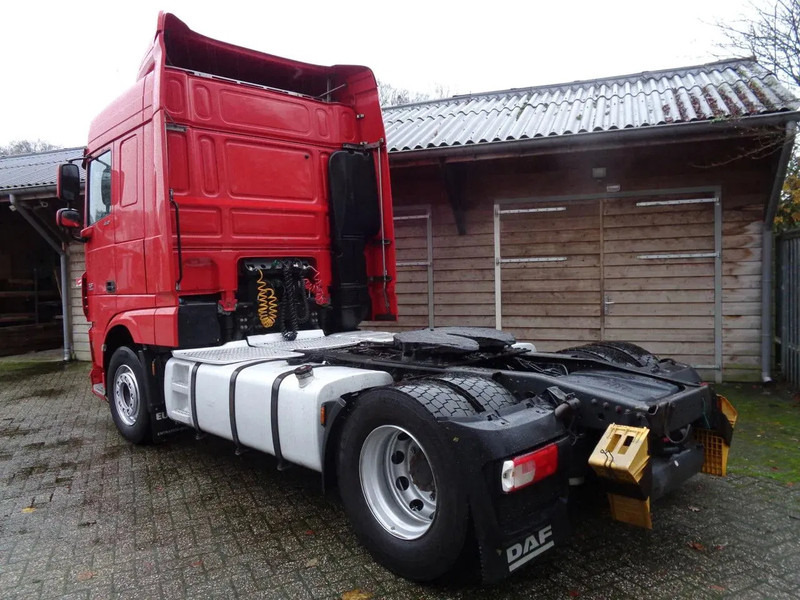 DAF XF 106 106-460 / Euro 6 ADR /Intarder / 2 tanks / Standairco - Sattelzugmaschine: das Bild 4 DAF XF 106 106-460 / Euro 6 ADR /Intarder / 2 tanks / Standairco - Sattelzugmaschine: das Bild 4