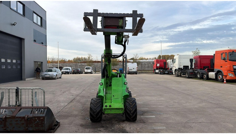 Avant 745 TDL (BELGIAN MACHINE / TOP CONDITION / 4X4 OPTIDRIVE / INCL ATTACHMENTS) - Deltalader: das Bild 3 Avant 745 TDL (BELGIAN MACHINE / TOP CONDITION / 4X4 OPTIDRIVE / INCL ATTACHMENTS) - Deltalader: das Bild 3