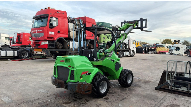 Avant 745 TDL (BELGIAN MACHINE / TOP CONDITION / 4X4 OPTIDRIVE / INCL ATTACHMENTS) - Deltalader: das Bild 5 Avant 745 TDL (BELGIAN MACHINE / TOP CONDITION / 4X4 OPTIDRIVE / INCL ATTACHMENTS) - Deltalader: das Bild 5