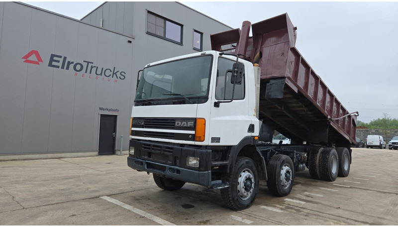 DAF 85 CF 340 (EURO 2 / MANUAL PUMP / STEEL SUSP. / POSSIBLE AS CHASSIS / 8X4) - Kipper: das Bild 1 DAF 85 CF 340 (EURO 2 / MANUAL PUMP / STEEL SUSP. / POSSIBLE AS CHASSIS / 8X4) - Kipper: das Bild 1