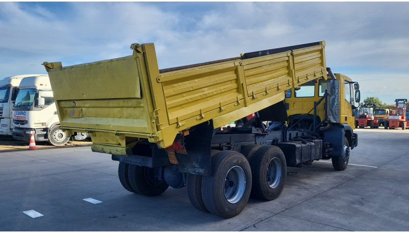 Iveco Eurocargo 260 E 27 (SUSPENSION LAMES / STEEL SUSPENSION / 6X4) - Kipper: das Bild 4 Iveco Eurocargo 260 E 27 (SUSPENSION LAMES / STEEL SUSPENSION / 6X4) - Kipper: das Bild 4