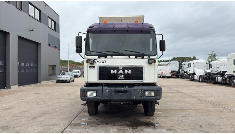 MAN 26.403 (BOITE MANUELLE / MANUAL GEARBOX / 6 CYLINDER / GOOD CONDITION / BIG AXLE) - Kipper: das Bild 3 MAN 26.403 (BOITE MANUELLE / MANUAL GEARBOX / 6 CYLINDER / GOOD CONDITION / BIG AXLE) - Kipper: das Bild 3