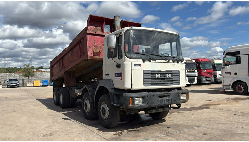 MAN 35.372 (MANUAL PUMP / 6 CYLINDER / BIG AXLE / STEEL SUSP.) - Kipper: das Bild 2 MAN 35.372 (MANUAL PUMP / 6 CYLINDER / BIG AXLE / STEEL SUSP.) - Kipper: das Bild 2