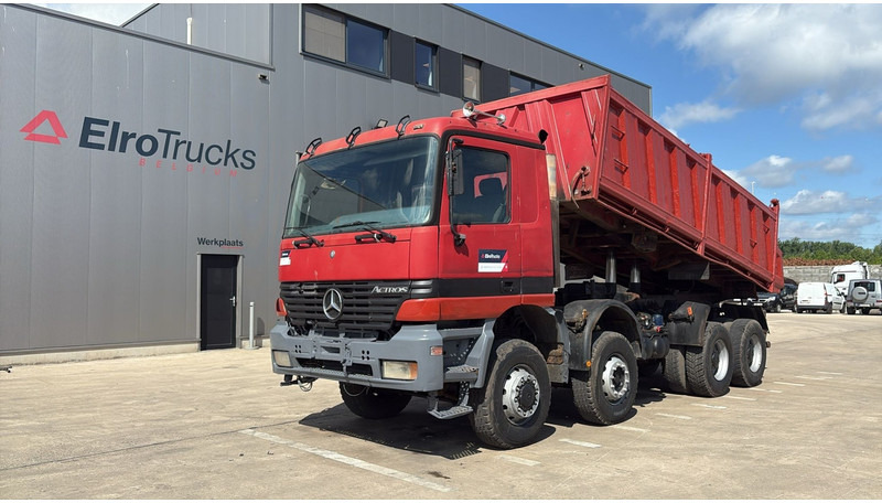 Mercedes-Benz ACTROS 3243 (8X6 / LAMES / GRAND PONT / GRAND BENNE / 3 PONTS / TRES BONNE ETAT) - Kipper: das Bild 1 Mercedes-Benz ACTROS 3243 (8X6 / LAMES / GRAND PONT / GRAND BENNE / 3 PONTS / TRES BONNE ETAT) - Kipper: das Bild 1