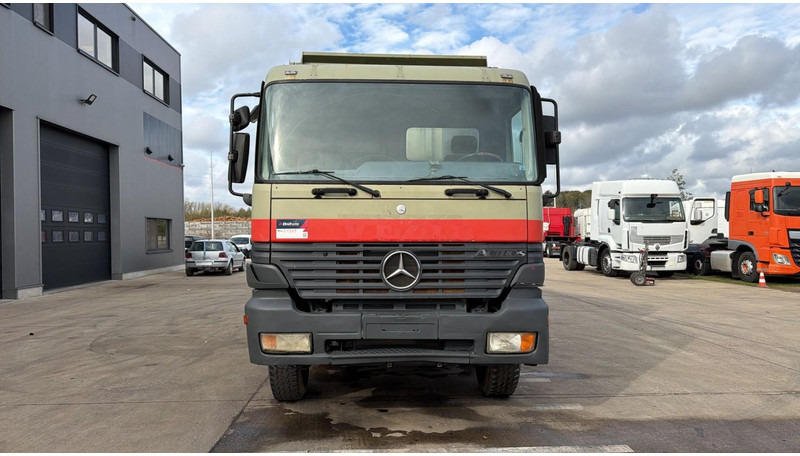 Mercedes-Benz Actros 3235 (EPS / LAMES / GRAND PONT / STEEL SUSP. / 3 PEDALES / MP1) - Kipper: das Bild 2 Mercedes-Benz Actros 3235 (EPS / LAMES / GRAND PONT / STEEL SUSP. / 3 PEDALES / MP1) - Kipper: das Bild 2