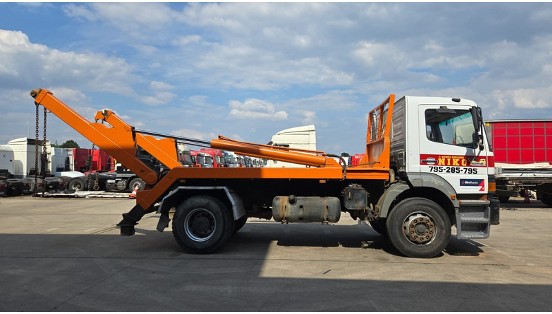 Mercedes-Benz Atego 1823 (BIG AXLE / STEEL SUSP. / LAMES / BOITE MANUELLE / MANUAL GETRIEBE) - Containerwagen/ Wechselfahrgestell LKW: das Bild 4 Mercedes-Benz Atego 1823 (BIG AXLE / STEEL SUSP. / LAMES / BOITE MANUELLE / MANUAL GETRIEBE) - Containerwagen/ Wechselfahrgestell LKW: das Bild 4