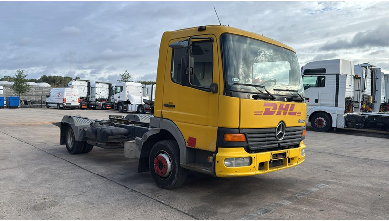 Mercedes-Benz Atego 815 (BOITE MANUELLE / MANUAL GEARBOX) - Fahrgestell LKW: das Bild 2 Mercedes-Benz Atego 815 (BOITE MANUELLE / MANUAL GEARBOX) - Fahrgestell LKW: das Bild 2