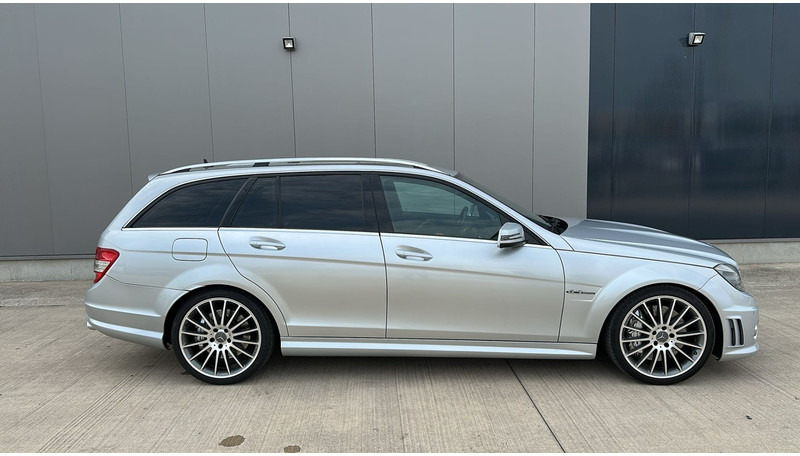 Mercedes-Benz C-Klasse 63 AMG (LICHTE VRACHT / BELGISCHE WAGEN / V8 / OPEN DAK) - Kombi: das Bild 4 Mercedes-Benz C-Klasse 63 AMG (LICHTE VRACHT / BELGISCHE WAGEN / V8 / OPEN DAK) - Kombi: das Bild 4