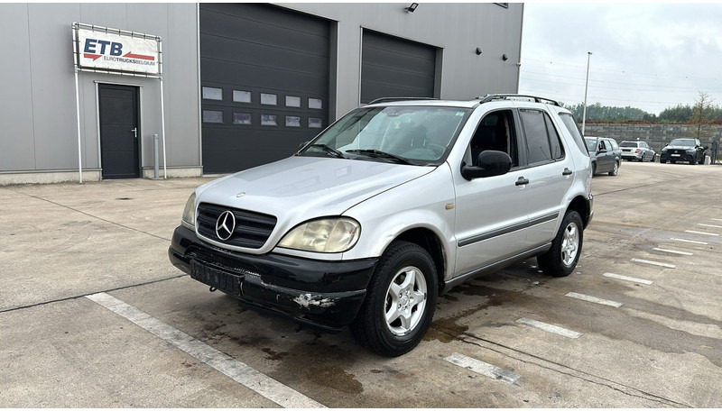 Mercedes-Benz M-Klasse ML 270 CDI - SUV/ Geländewagen: das Bild 1 Mercedes-Benz M-Klasse ML 270 CDI - SUV/ Geländewagen: das Bild 1