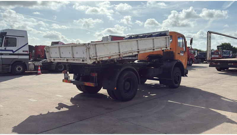 Mercedes-Benz SK 1628 (V8 / LAMES / GRAND PONT / POMPE MANUELLE) - Kipper: das Bild 5 Mercedes-Benz SK 1628 (V8 / LAMES / GRAND PONT / POMPE MANUELLE) - Kipper: das Bild 5