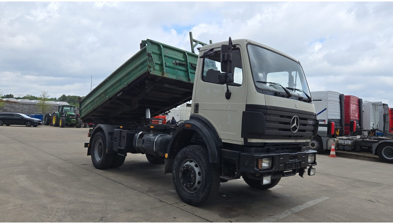 Mercedes-Benz SK 1824 (V6 / 4X4 / GRAND PONT / LAMES / PROPRE / BOITE MANUELLE) - Kipper: das Bild 2 Mercedes-Benz SK 1824 (V6 / 4X4 / GRAND PONT / LAMES / PROPRE / BOITE MANUELLE) - Kipper: das Bild 2