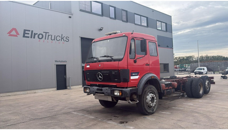 Mercedes-Benz SK 2233 (GRAND PONT / V8 AVEC 2X TURBO / BIG AXLE) - Fahrgestell LKW: das Bild 1 Mercedes-Benz SK 2233 (GRAND PONT / V8 AVEC 2X TURBO / BIG AXLE) - Fahrgestell LKW: das Bild 1