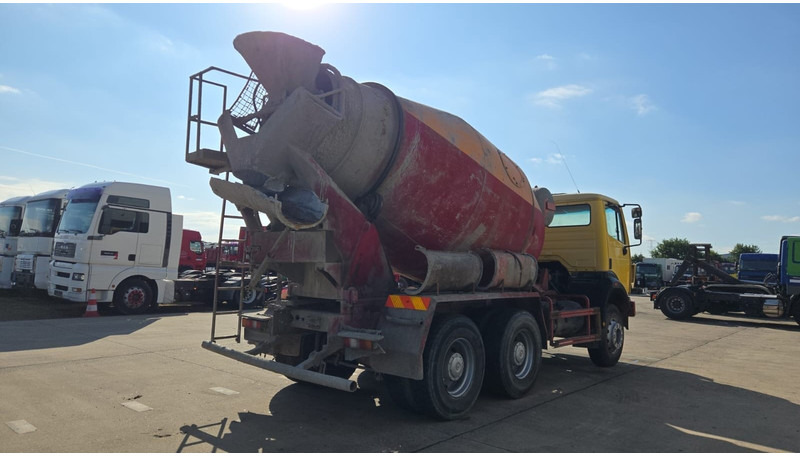 Mercedes-Benz SK 2527 (MALAXEUR / MIXER / POSSIBLE COMME CHASSIS / 6X4 / LAMES / GRAND PONT) - Fahrmischer: das Bild 4 Mercedes-Benz SK 2527 (MALAXEUR / MIXER / POSSIBLE COMME CHASSIS / 6X4 / LAMES / GRAND PONT) - Fahrmischer: das Bild 4