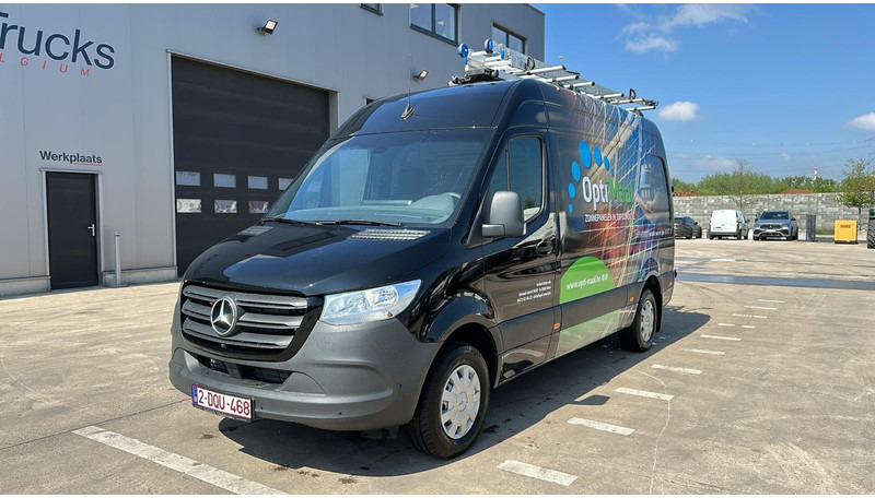 Mercedes-Benz Sprinter 317 (AUTOMAAT / AIRCO / MBUX / L2H2 / TREKHAAK / CAMERA + PARKEERSENSOREN / 3 ZITPLAATSEN) - Kastenwagen: das Bild 1 Mercedes-Benz Sprinter 317 (AUTOMAAT / AIRCO / MBUX / L2H2 / TREKHAAK / CAMERA + PARKEERSENSOREN / 3 ZITPLAATSEN) - Kastenwagen: das Bild 1