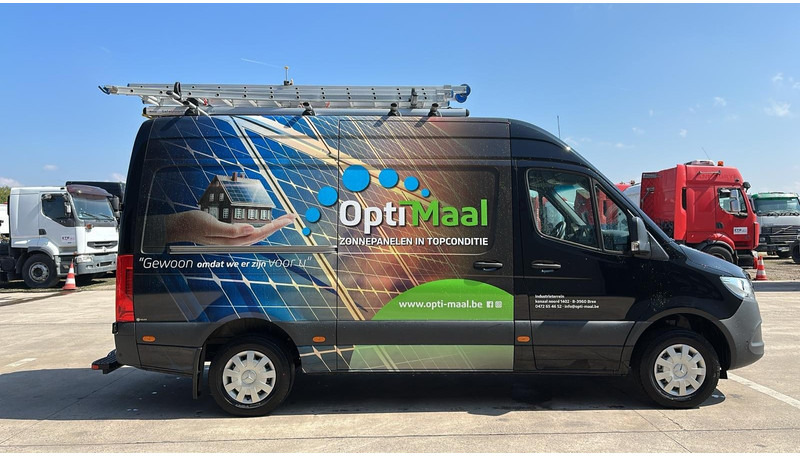 Mercedes-Benz Sprinter 317 (AUTOMAAT / AIRCO / MBUX / L2H2 / TREKHAAK / CAMERA + PARKEERSENSOREN / 3 ZITPLAATSEN) - Kastenwagen: das Bild 5 Mercedes-Benz Sprinter 317 (AUTOMAAT / AIRCO / MBUX / L2H2 / TREKHAAK / CAMERA + PARKEERSENSOREN / 3 ZITPLAATSEN) - Kastenwagen: das Bild 5