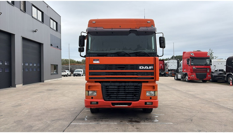 DAF 95 XF 430 (EURO 3 / BOITE MANUELLE / MANUAL GEARBOX) - Sattelzugmaschine: das Bild 2 DAF 95 XF 430 (EURO 3 / BOITE MANUELLE / MANUAL GEARBOX) - Sattelzugmaschine: das Bild 2