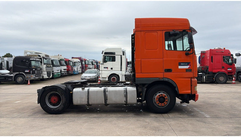 DAF 95 XF 430 (EURO 3 / BOITE MANUELLE / MANUAL GEARBOX) - Sattelzugmaschine: das Bild 4 DAF 95 XF 430 (EURO 3 / BOITE MANUELLE / MANUAL GEARBOX) - Sattelzugmaschine: das Bild 4