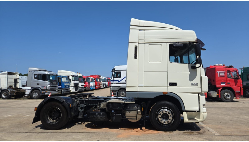 DAF XF 105.460 (BOITE MANUELLE / MANUAL GEARBOX / PROPRE) - Sattelzugmaschine: das Bild 4 DAF XF 105.460 (BOITE MANUELLE / MANUAL GEARBOX / PROPRE) - Sattelzugmaschine: das Bild 4