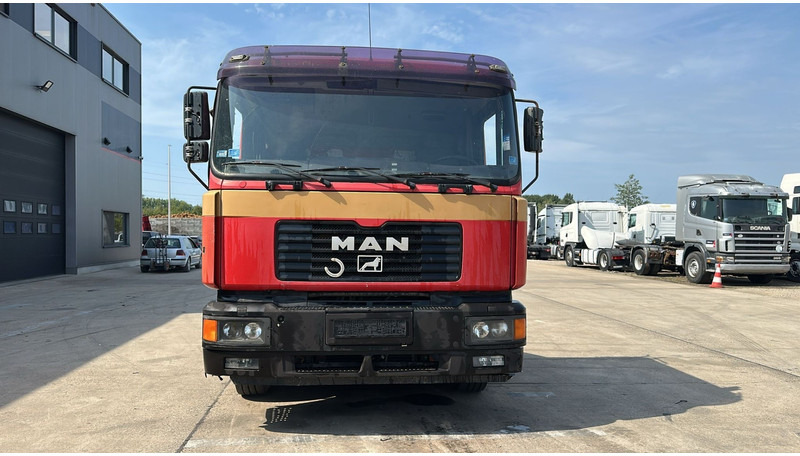 MAN 26.414 (6X2 / ORIGINAL TRACTOR UNIT / EURO 2 / MANUAL GEARBOX / BOITE MANUELLE) - Sattelzugmaschine: das Bild 3 MAN 26.414 (6X2 / ORIGINAL TRACTOR UNIT / EURO 2 / MANUAL GEARBOX / BOITE MANUELLE) - Sattelzugmaschine: das Bild 3