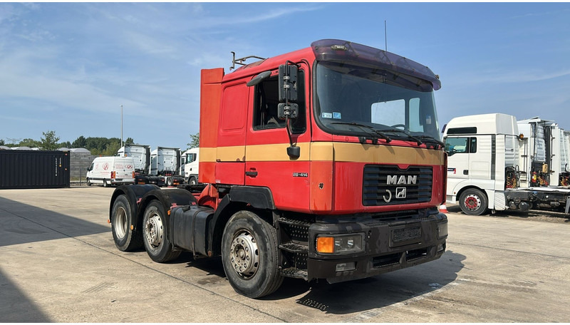 MAN 26.414 (6X2 / ORIGINAL TRACTOR UNIT / EURO 2 / MANUAL GEARBOX / BOITE MANUELLE) - Sattelzugmaschine: das Bild 2 MAN 26.414 (6X2 / ORIGINAL TRACTOR UNIT / EURO 2 / MANUAL GEARBOX / BOITE MANUELLE) - Sattelzugmaschine: das Bild 2