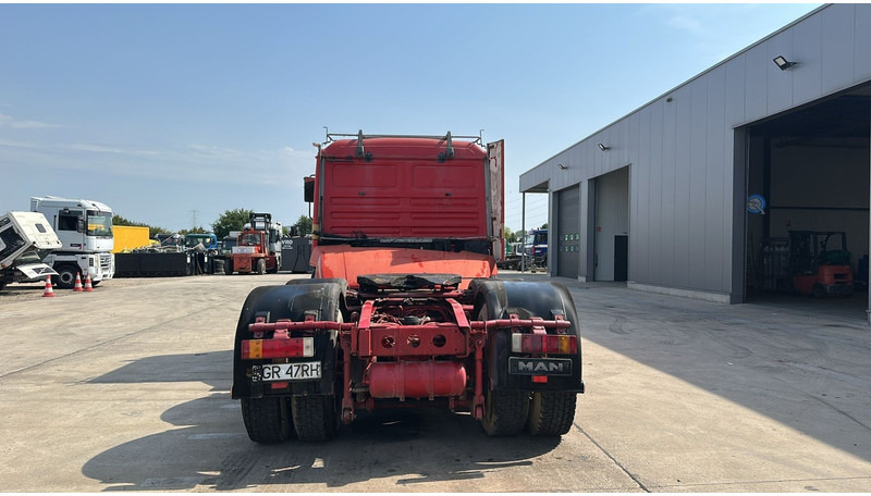MAN 26.414 (6X2 / ORIGINAL TRACTOR UNIT / EURO 2 / MANUAL GEARBOX / BOITE MANUELLE) - Sattelzugmaschine: das Bild 5 MAN 26.414 (6X2 / ORIGINAL TRACTOR UNIT / EURO 2 / MANUAL GEARBOX / BOITE MANUELLE) - Sattelzugmaschine: das Bild 5