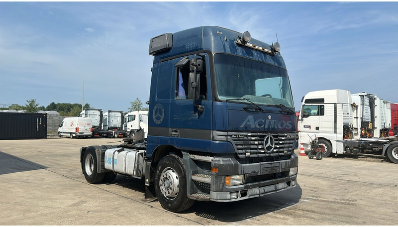 Mercedes-Benz Actros 1835 (EPS / V6 / 3 PEDALES / MP1 / PTO) - Sattelzugmaschine: das Bild 3 Mercedes-Benz Actros 1835 (EPS / V6 / 3 PEDALES / MP1 / PTO) - Sattelzugmaschine: das Bild 3