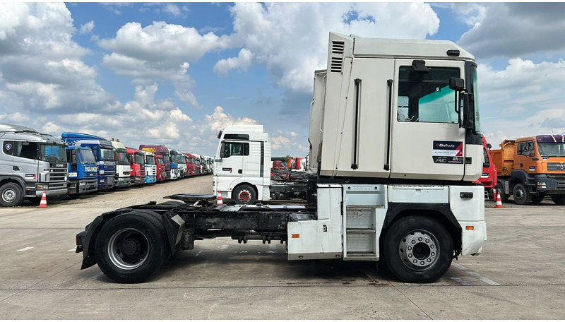 Renault Magnum AE 420 (2 CULLASE / MANUAL PUMP / POMPE MANUELLE / GRAND PONT / BIG AXLE) - Sattelzugmaschine: das Bild 3 Renault Magnum AE 420 (2 CULLASE / MANUAL PUMP / POMPE MANUELLE / GRAND PONT / BIG AXLE) - Sattelzugmaschine: das Bild 3