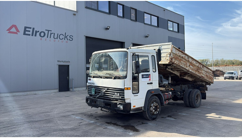 Volvo FL 6 - 8 (MANUAL PUMP / POMPE MANUELLE) - Kipper: das Bild 1 Volvo FL 6 - 8 (MANUAL PUMP / POMPE MANUELLE) - Kipper: das Bild 1