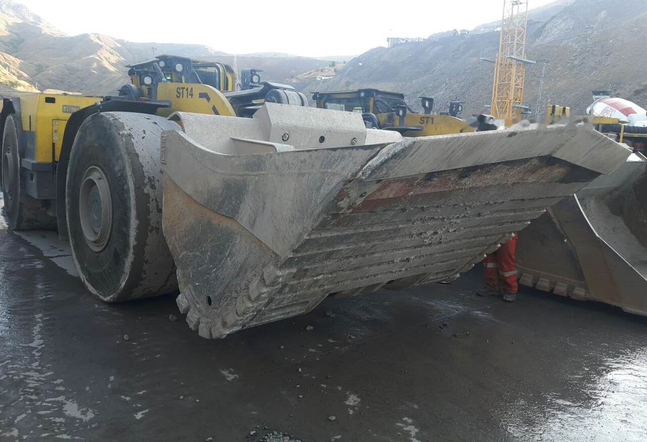 Atlas Copco Underground Mining Bucket(Push-Blade) - Ladeschaufel: das Bild 4 Atlas Copco Underground Mining Bucket(Push-Blade) - Ladeschaufel: das Bild 4