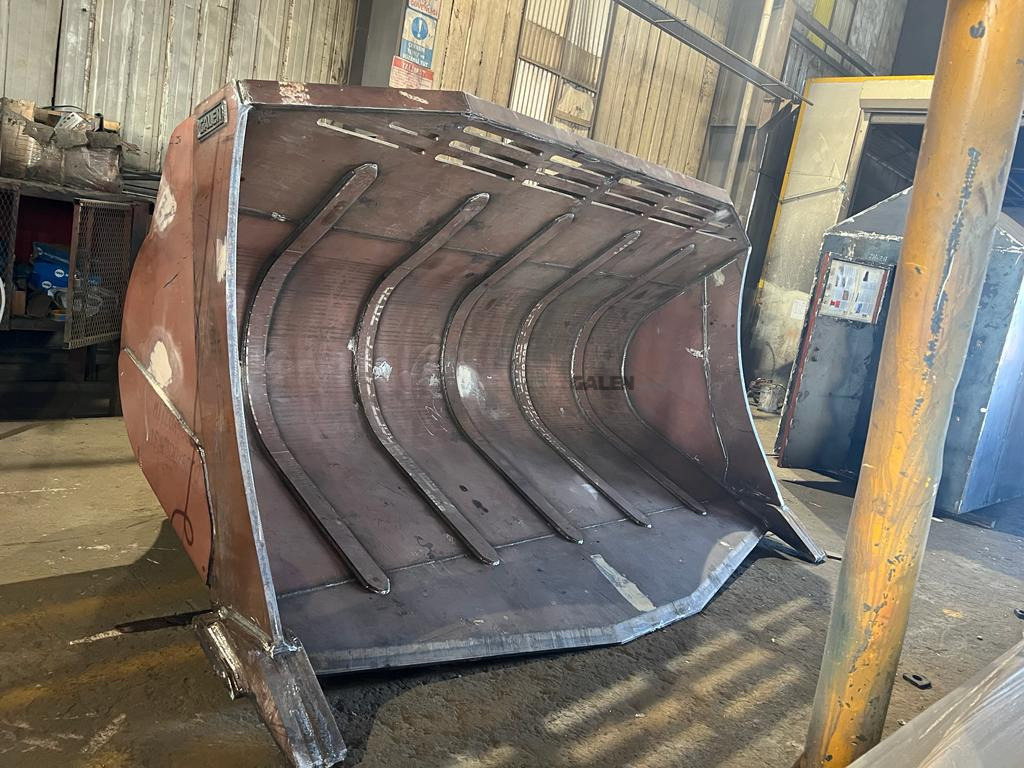 CATERPILLAR 988 Marble Attachments - Gabel für Radlader: das Bild 4 CATERPILLAR 988 Marble Attachments - Gabel für Radlader: das Bild 4