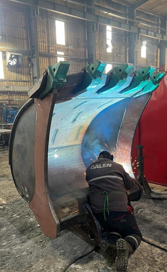 Hitachi ZX490 Heavy Duty Bucket - Baggerschaufel: das Bild 4 Hitachi ZX490 Heavy Duty Bucket - Baggerschaufel: das Bild 4